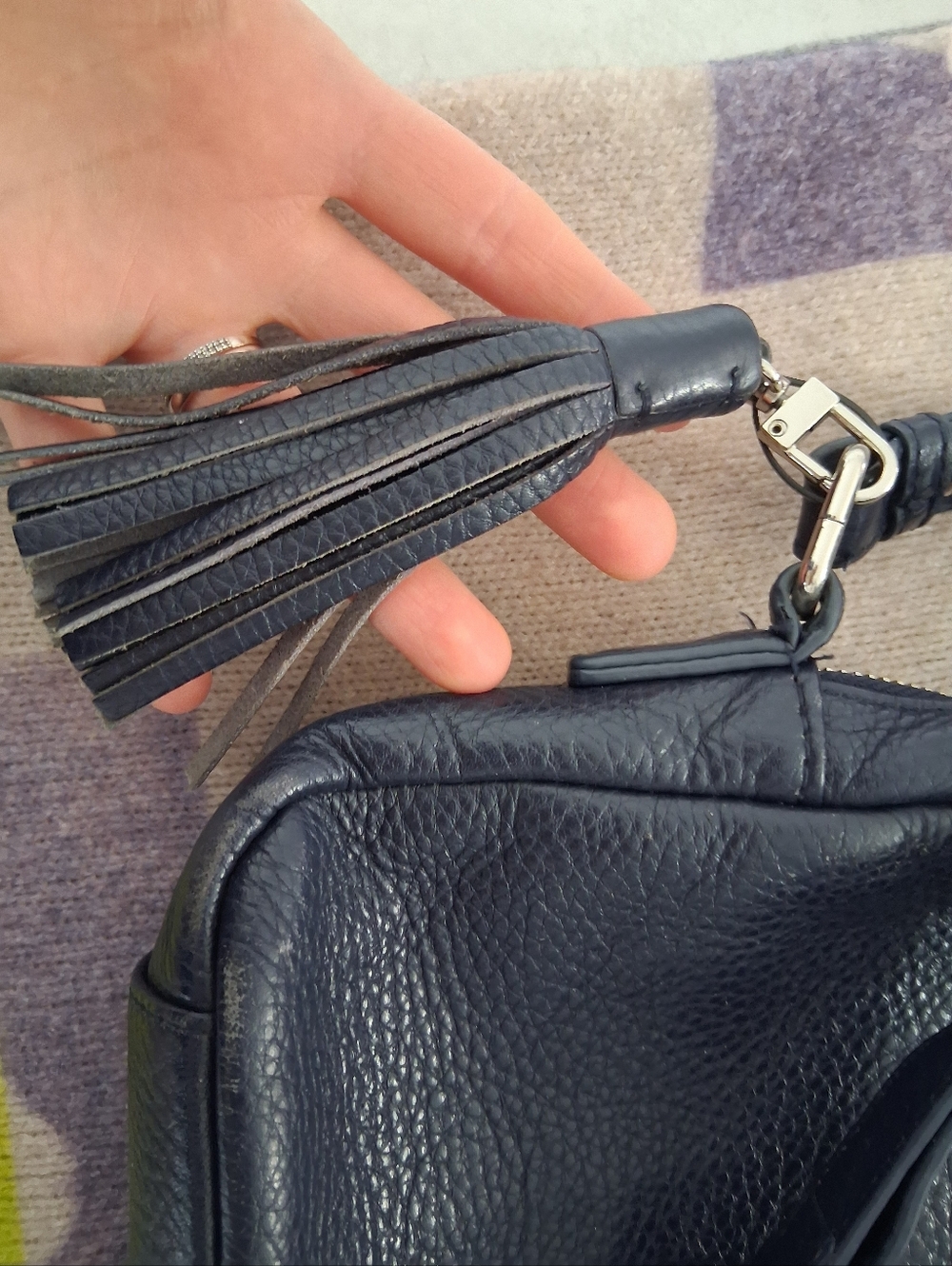 Atelier Noir By RUDSAK'S House Brand/ 100% Leather Crossbody Bag/ Navy Exterior - Picture 5 of 16